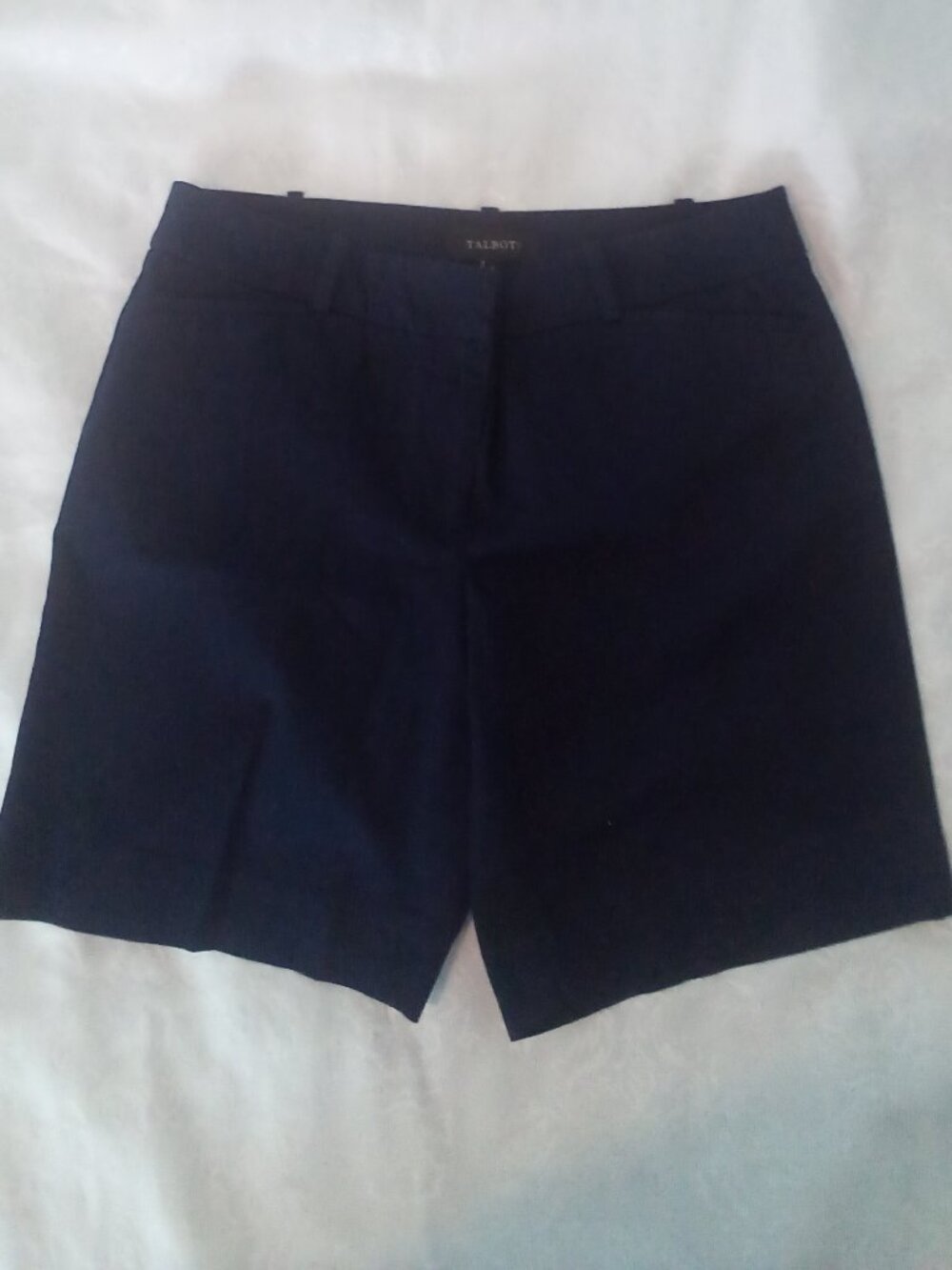 TALBOTS SZ 6 NAVY SHORTS 98% COTTON POCKETS HIKING CAMPING TRAVEL CLOSET STAPLE
